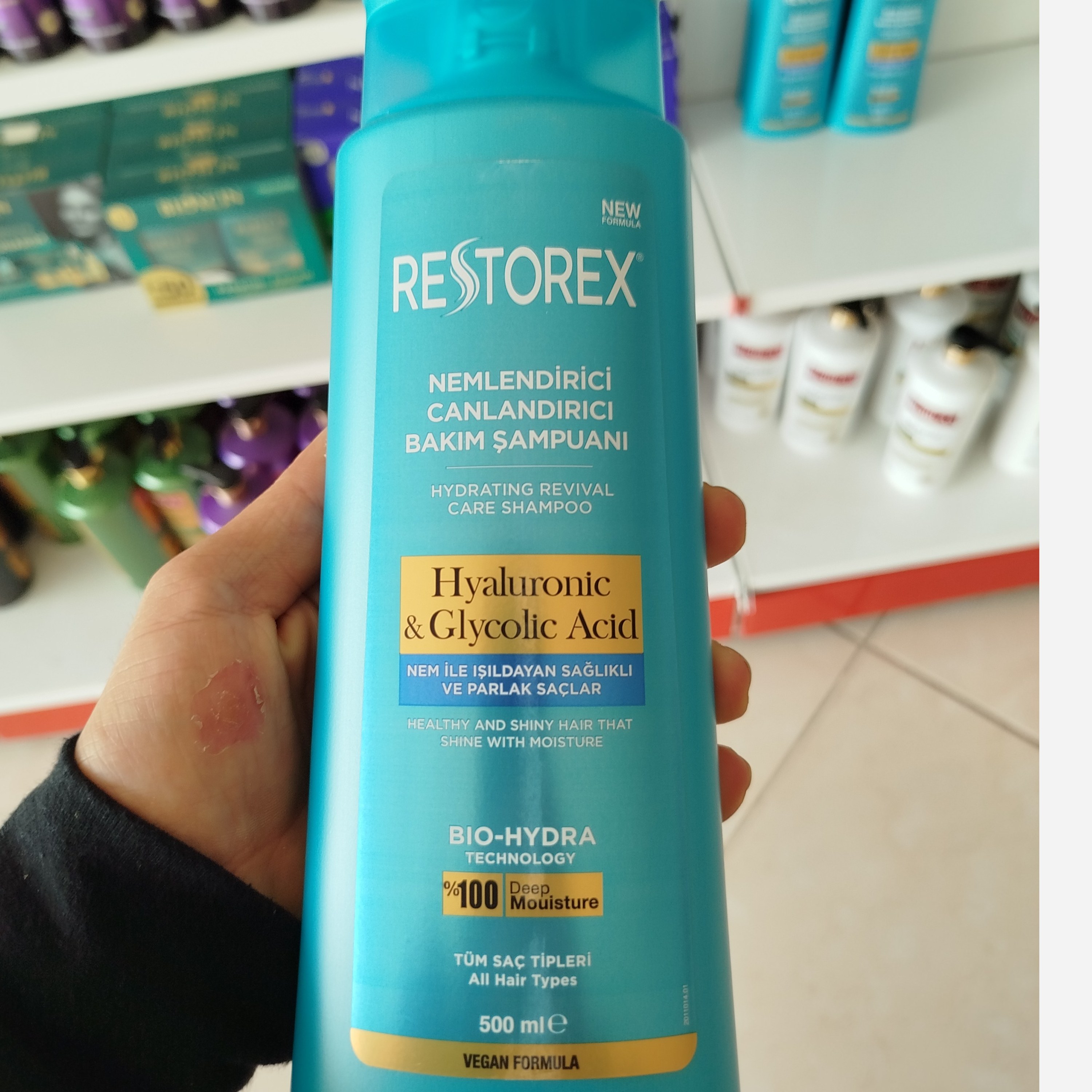 شامپو RESTOREX حاوی هیالورونیک اسید
